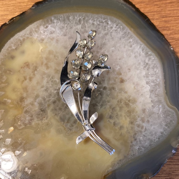 Vintage Jewelry - Rare Staret Vintage silver flower brooch 3” Guc